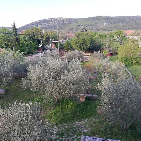 Spacious Family Apartment With Parking In The Shade And Barbecue House Šibenik Eksteriør bilde