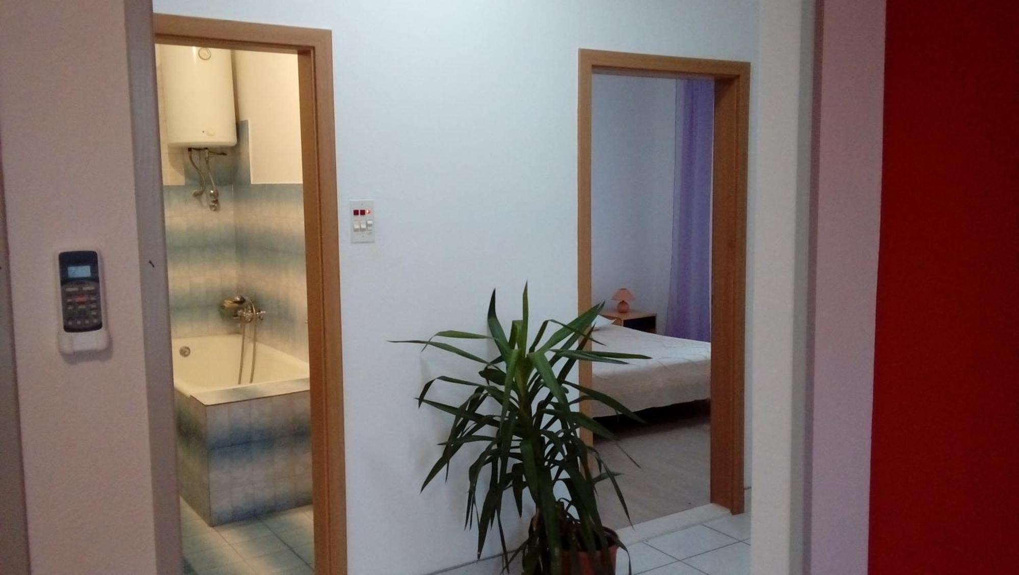 Spacious Family Apartment With Parking In The Shade And Barbecue House Šibenik Eksteriør bilde