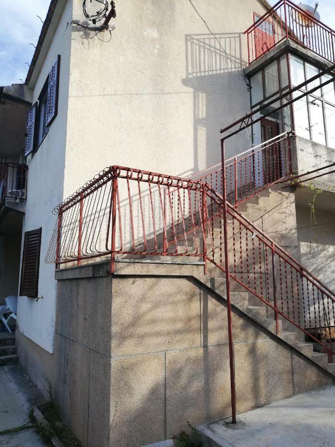 Spacious Family Apartment With Parking In The Shade And Barbecue House Šibenik Eksteriør bilde