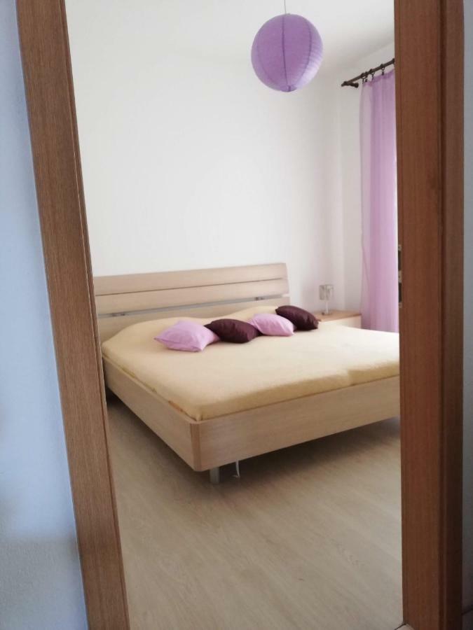 Spacious Family Apartment With Parking In The Shade And Barbecue House Šibenik Eksteriør bilde