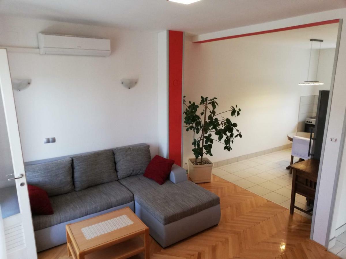Spacious Family Apartment With Parking In The Shade And Barbecue House Šibenik Eksteriør bilde