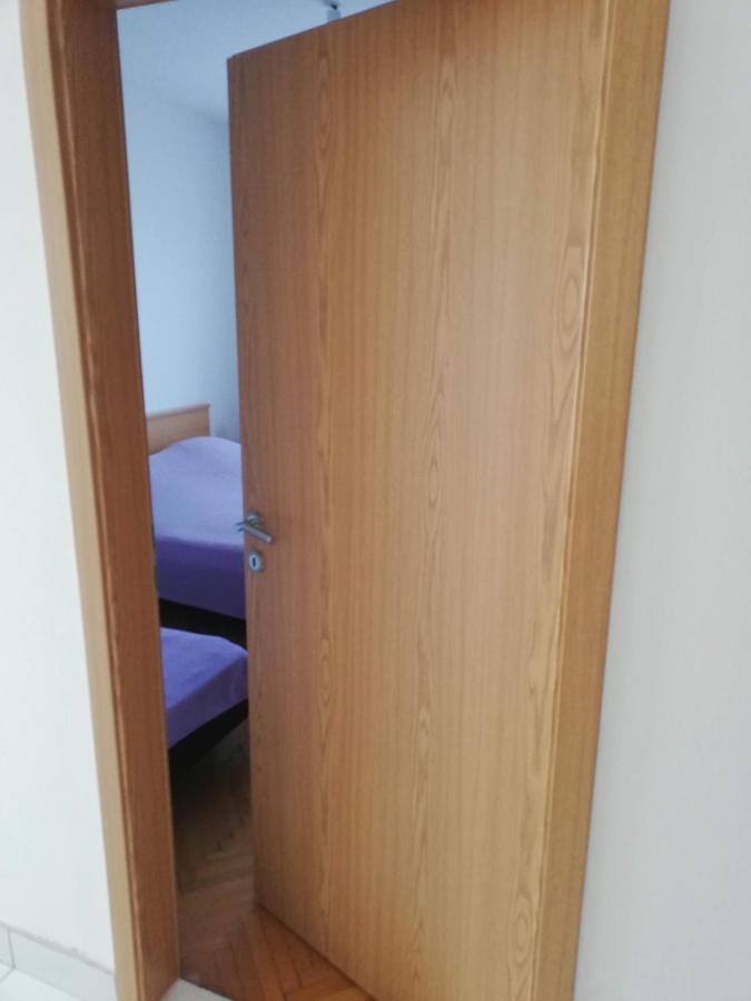 Spacious Family Apartment With Parking In The Shade And Barbecue House Šibenik Eksteriør bilde
